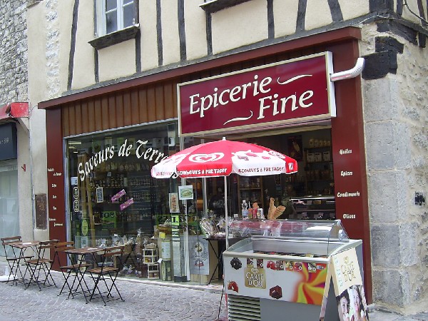 Notre Épicerie Fine /Torréfaction se trouve a l'emplacement de l'ancienne Boucherie Charcuterie , au 27 rue Marcellin fabre